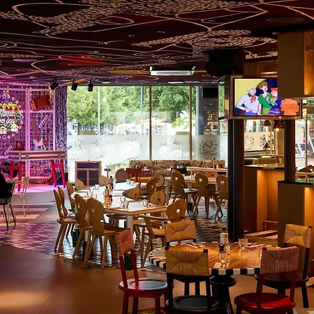 호텔 Mama Shelter 4*