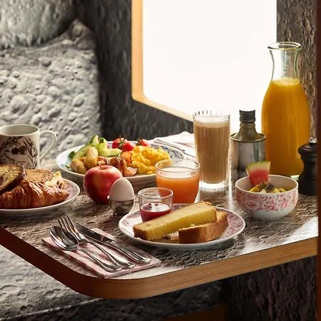 Отель Mama Shelter