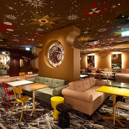 酒店 Mama Shelter 4*