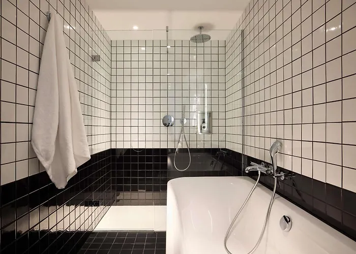 Mama Shelter Hotel 4*