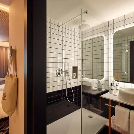 Hotel Mama Shelter 4*