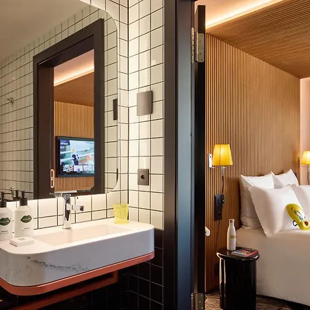 Hotel Mama Shelter 4*