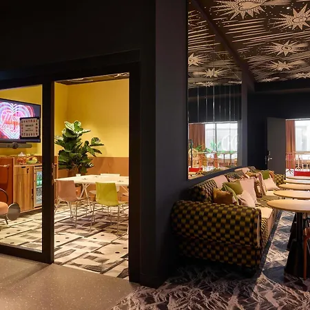 Hotel Mama Shelter 4*