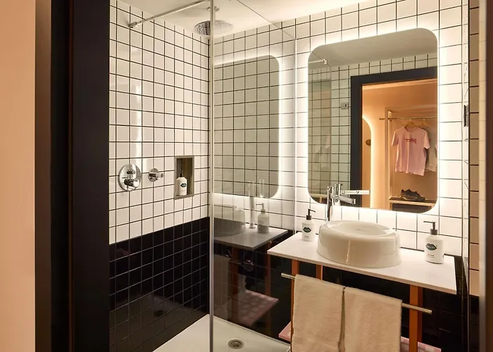 Mama Shelter Hotel 4*